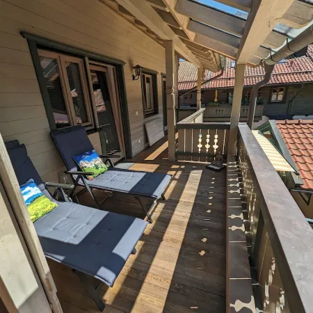 Cozy vacation apartment with 3 bedrooms, 2 bathrooms and outdoor seating area