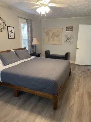 Jackson House; Pets Welcome