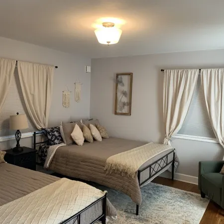 Daybreeze Vacation Home w/ Hot Tub & Gorgeous View