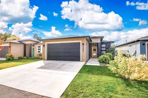 Gorgeous & Secluded Meridian Getaway - Clean, Spacious, Great Central Boise Area