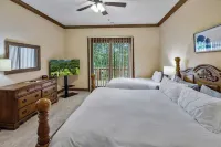 New Luxury Smoky Mountain Country Club Condo, Garage, Washer & Dryer, View!!