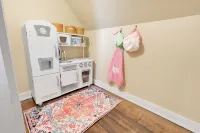 Adorable Little Yellow House, Prime Location! Downtown Pella, IA