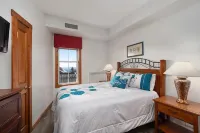 Cozy Condo located in the heart of Snowshoe and directly off the main ski area!