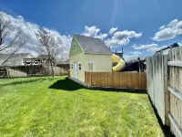 • Hot Tub • Sleeps 15+, Pet Friendly • Fenced • 2 Stry Playhouse •  Idaho Falls