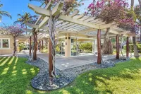 Beautifully decorated Penthouse overlooking WAIKOLOA Beach golf course