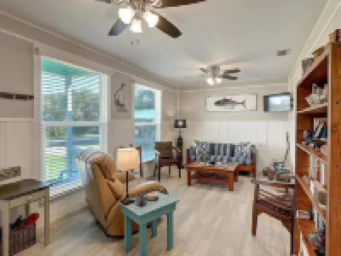 Super Cute Coastal Bend Cottage! Start Booking Your 2026 Getaway! フルトンのホテル