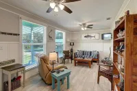 Super Cute! Coastal Bend Cottage! Book Now! September, October, November Dates!