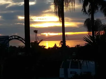 Cozy Cardiff Home by the Beach [Yard Work Occurring November 17-20. See Desc.]