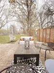 Family-sized home just a few blocks to downtown Main St King bed + fenced yard