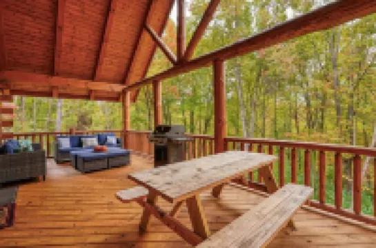 Rose's Retreat at Trickle Creek Log Cabins
