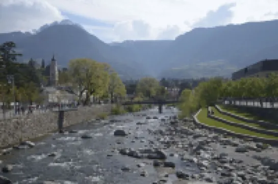 Appartment Trojer - sunny and a top location in Merano