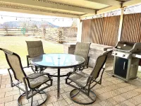 Hole in the Rock Inn - Newly remodeled for post adventure relaxation!