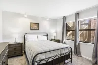 2-bedroom, 2-bathroom in the heart of Branson, MO. Walk-in Unit.