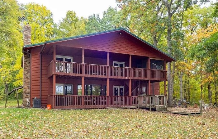 Private Lake Front Home With Pontoon Rental Available On Property