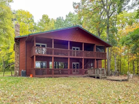 Private Lake Front Home With Pontoon Rental Available On Property