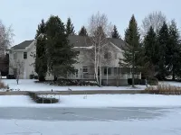 Lakefront Getaway with Game Room and Theater Seating Hotel di Grant County