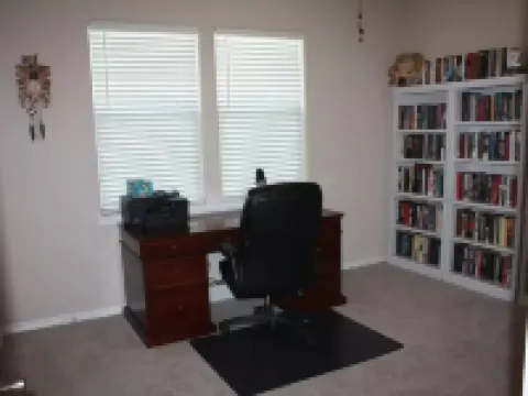 Modern home - quiet neighborhood Hotels in Bastrop