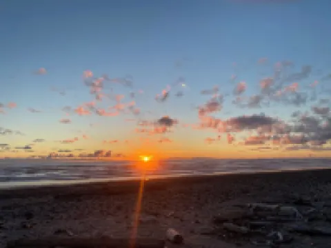 Where Views, Stars & Wildlife Meet: Your Secluded Cliffside Escape Awaits!