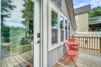 4 min walk to beach, Dog Friendly, Fenced Yard, Firepit, Fireplace,