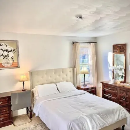 Neat & Tidy Private Entry Cozy Suite in Dayton Area with a Dedicated AC