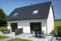 House Satu Ostseenah; 1.000qm garden; children's pool; 3 rooms; 2 bedrooms; WLAN Các khách sạn ở Nordwestmecklenburg