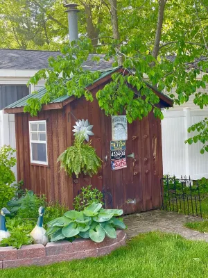 Newly renovated Studio Apartment with gorgeous Muskegon River views. Hardy Dam.