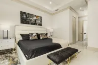 Naples Vibes! Close to the 🏖️! Heated Pool&Spa, Lanai, Grill! Two Kings! Arcade! - 무료 와이파이