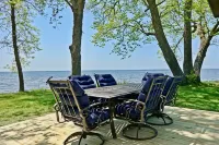 Private Beach on Lake Sleeps 17: Two Cabins
