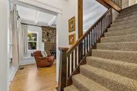 House of Mint - Down Town FLG w/  Hot Tub! Sleeps 12