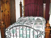 Vacationer's oasis on the waterfront of picturesque Pearly Pond. Hotels in Rindge