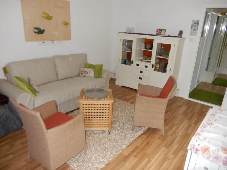 Ferienhaus Waldoase für 2 - 3 Personen, Freistehend auf Eingezäuntem Grundstück