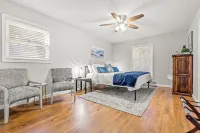 ★Come. Sit. Stay. Play.★ ☼SUNROOM☼ ♥MTB GOLF LAKE♥