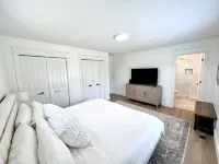 Dream Palace, with Hot Tub, Game Room, Fire pit, 5BR-3BA, near Long Lake