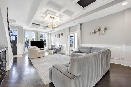 Lux Home in Chicago 7mins Downtown Отели рядом с достопримечательностью «Музей науки и промышленности»