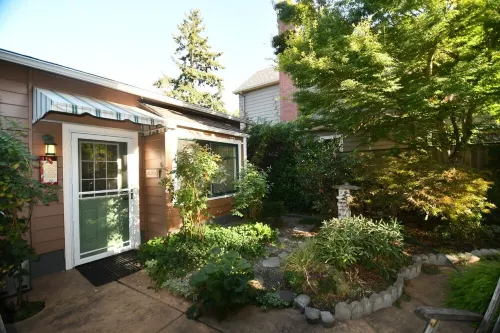 Delightful Cottage in Central Eugene