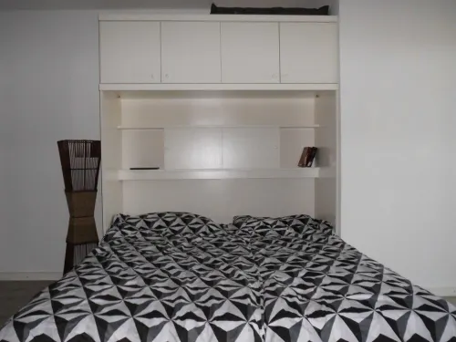 Apartment with lake views right at the Pearl Bay!