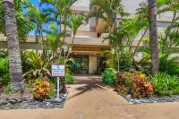 Kaanapali, Ocean Front Condo, Free parking and NO Resort Fee’s, Cabana Access.