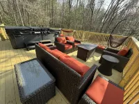 Luxury Bohemian Lodge on Coker Creek w Oversized Hot Tub & Outdoor Fire Tables