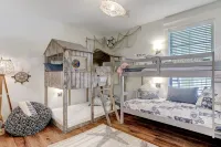 SPECTACULAR, LUX, BEACHFRONT Villa/ WOW Views/Steps to Beach & Resort/WIFI/Pool