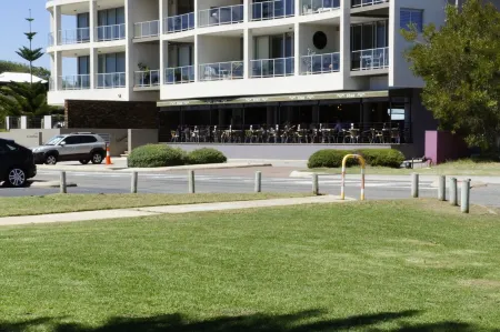 Beachfront Holiday House - Pet Friendly Ocean Frontage