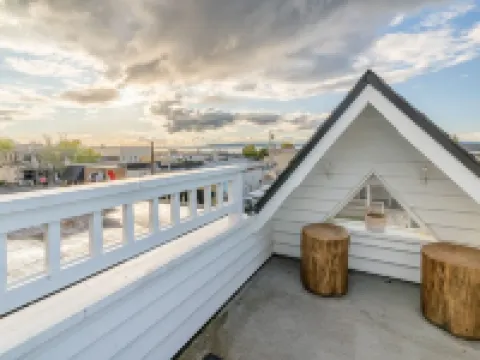 NEW Best LOCATION in Downtown Edmonds Hotels in Edmonds