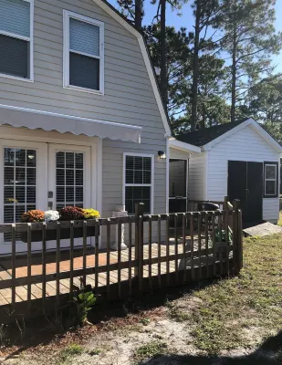 Adorable Two Bedroom Cottage Guesthouse (2 Story)