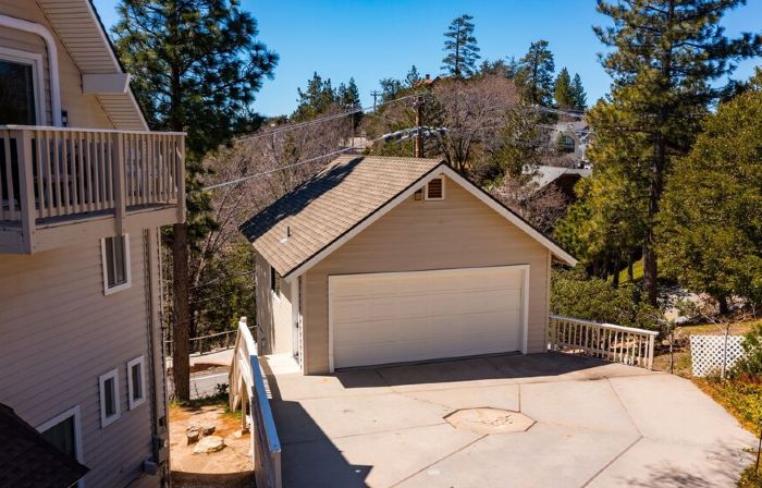 New 1-Bdrm Apartment Suite - Pet-Friendly Cozy Mountain Escape Near Trail & Lake