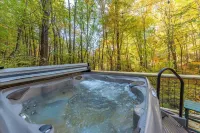 Creekside Cabin • Hot Tub • Decks