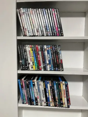 Family friendly serene house close to beaches, sleeps 8, lot off street parking