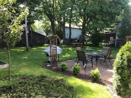 Historic Bristol Town Center Apartment