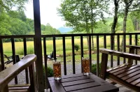 Secluded Creekfront Cabin Mountain Views.• Easy Access for Cars/Cycles•Near TOTD - con vistas a la montaña