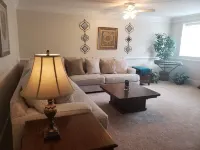 Hidden Retreat Huge family area. Fireplace, outside grill,  private, secluded.