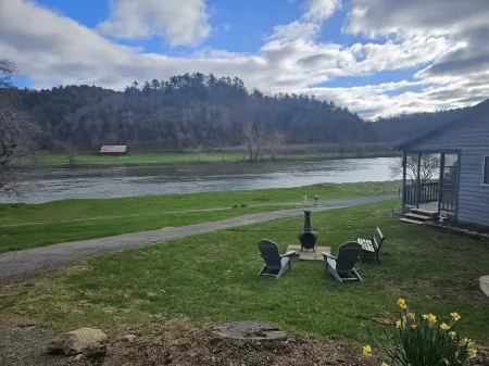 Private Riverfront Cabin