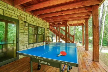 Honey Goat Hill, Sleeps 10, Centrally Located with Wooded Views